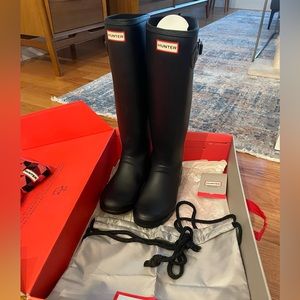 HUNTER Women's Original Tall Adjustable Buckle Snow Rain Boots with boot socks